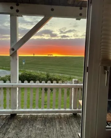 Wattnest - Direkt In Erster Meereslinie Am Deich *